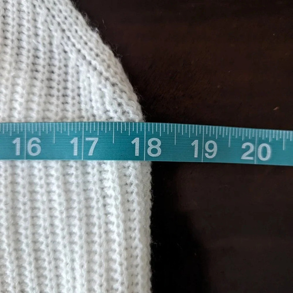 Emery Rose V-Neck Striped Sweater Tank Size Medium - Picture 4 of 7